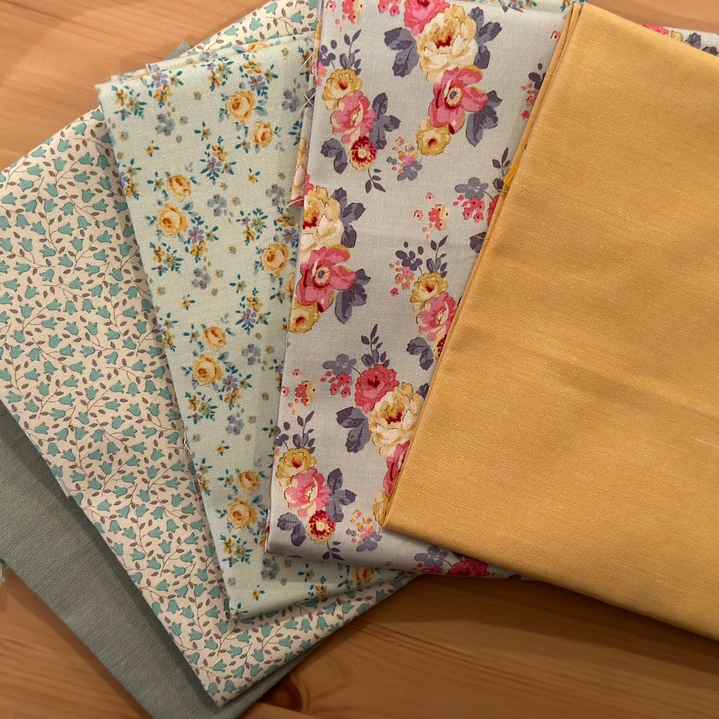 Tilda Fabrics-5 Print Fat Quarter Bundle