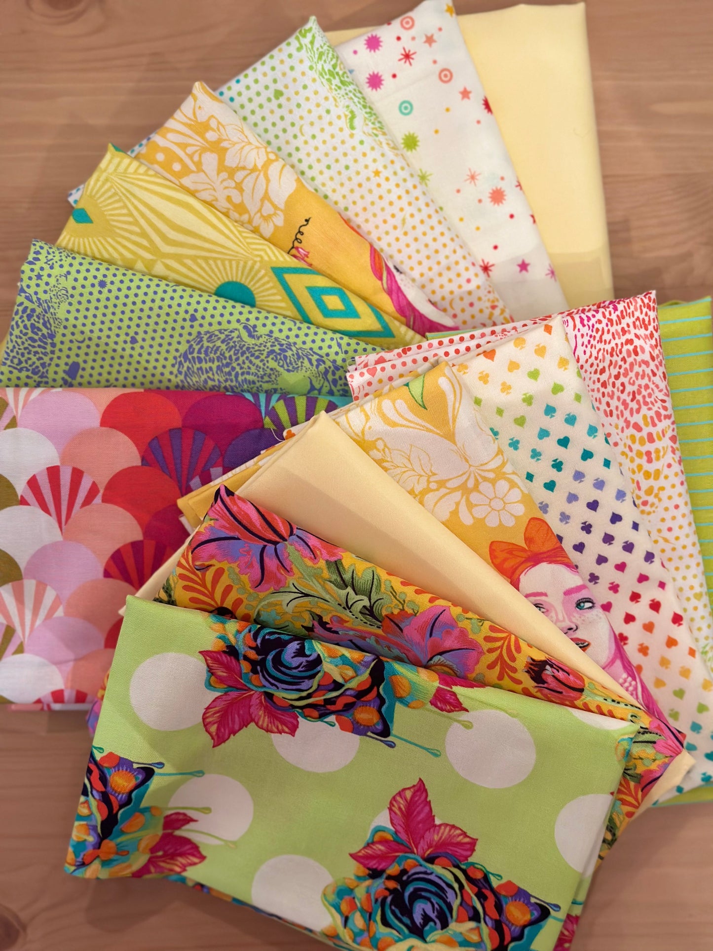 Tula Pink-Fat Quarter Color Bundle-Tropical-7 Print